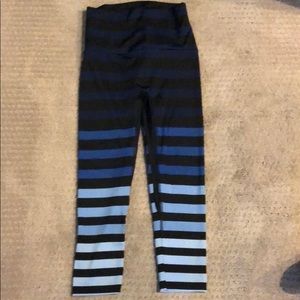 K-DEER Emme Striped Capri Leggings